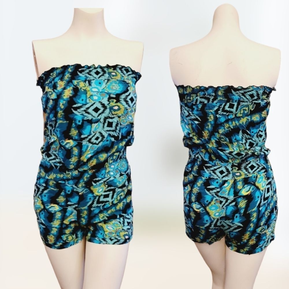 Body Central Art Deco Halter Romper size Small